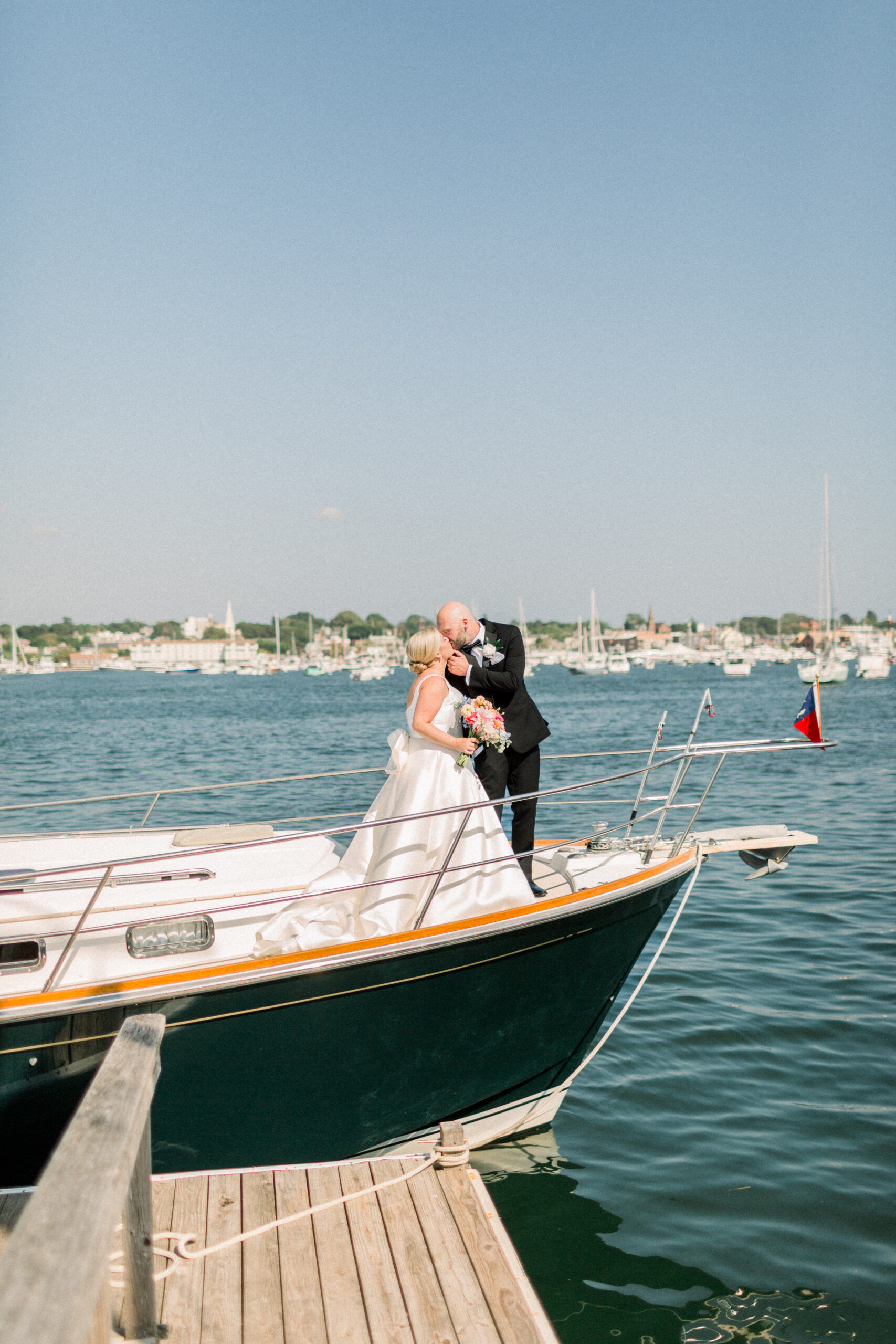 Hannah & Hunter Regatta Place Newport, RI Wedding 63 Kelly Dillon Wedding Photographer KellyDillonPhotographyRegattaPlaceWeddingPhotographyNewportRIWeddingPhotographyNewportRIWeddingPhotography63 scaled