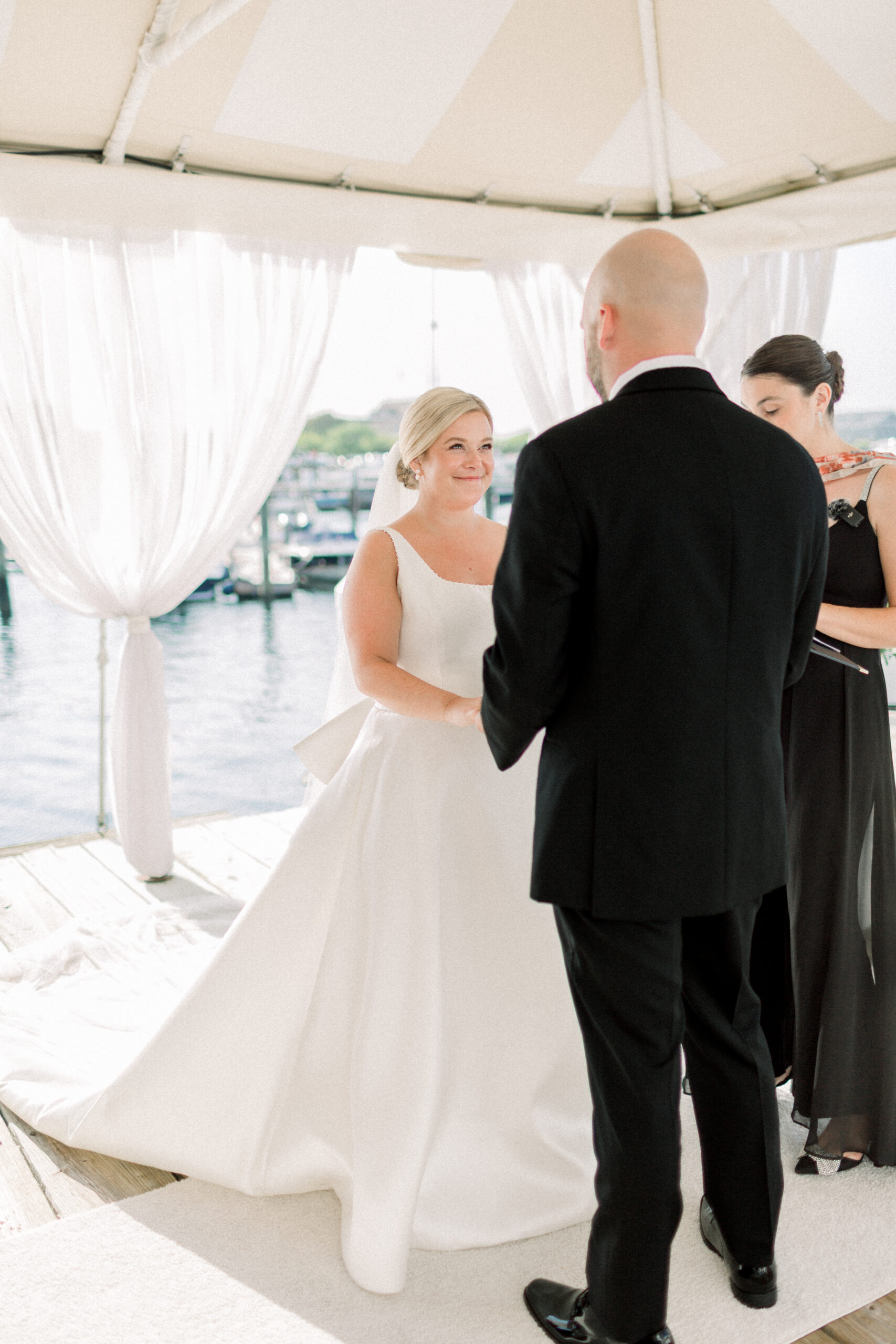 Hannah & Hunter Regatta Place Newport, RI Wedding 78 Kelly Dillon Wedding Photographer KellyDillonPhotographyRegattaPlaceWeddingPhotographyNewportRIWeddingPhotographyNewportRIWeddingPhotography78 scaled