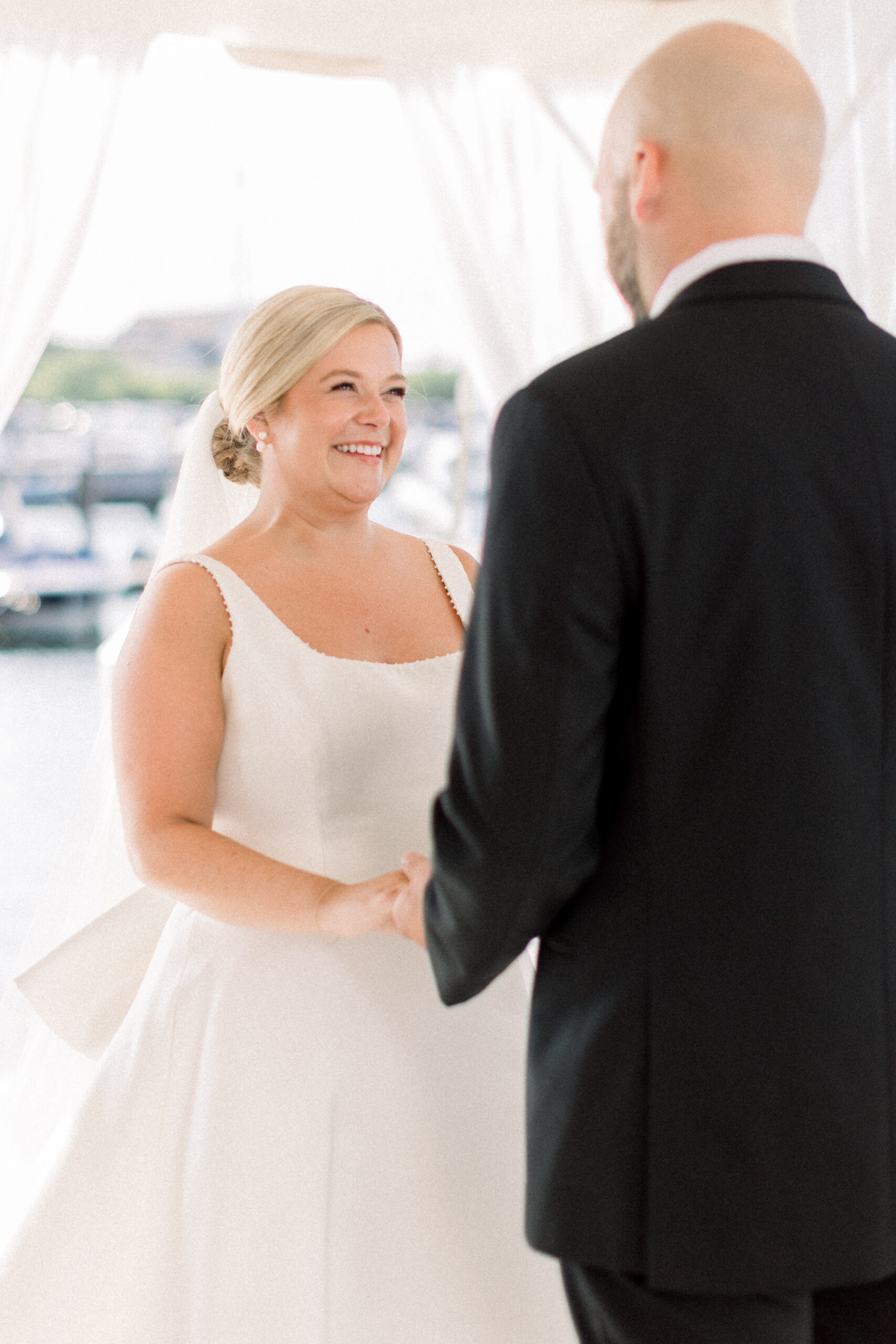 Hannah & Hunter Regatta Place Newport, RI Wedding 80 Kelly Dillon Wedding Photographer KellyDillonPhotographyRegattaPlaceWeddingPhotographyNewportRIWeddingPhotographyNewportRIWeddingPhotography80 scaled