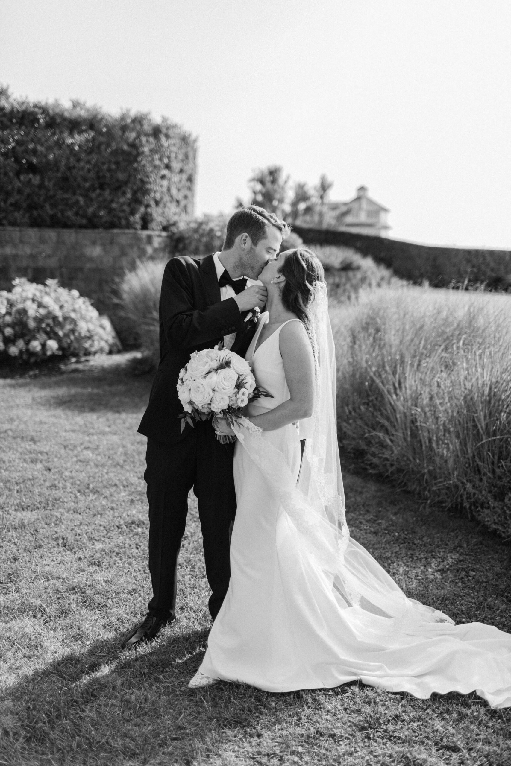 Kelly Dillon Wedding Photographer KellyDillonPhotographyWychmereWeddingPhotographyCapeCodWeddingPhotogapherCapeCodWeddingPhotography75 scaled