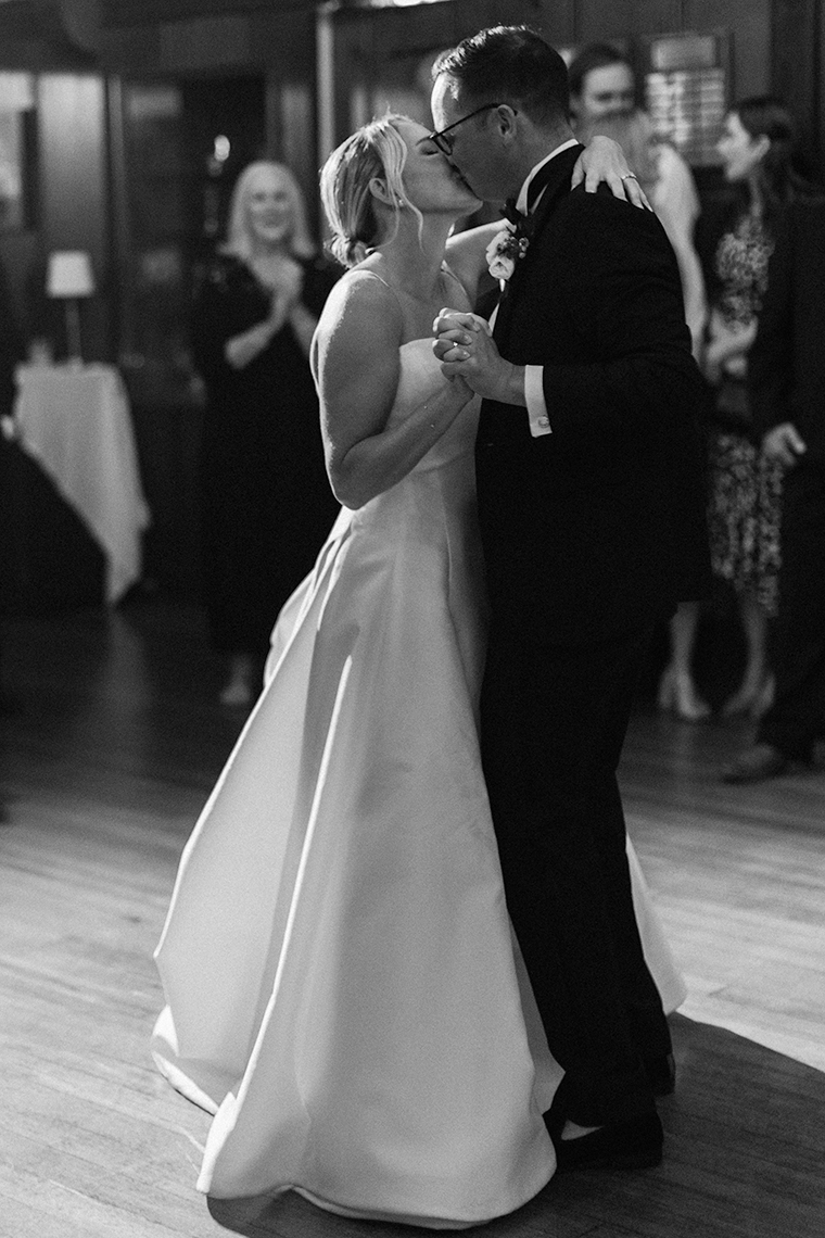 Kelly Dillon Wedding Photographer KellyDillonPhotographyChathamBeachandTennisClubCapeCodWeddingCapeCodWeddingPhotographerCapeCodWedddingPhotography186